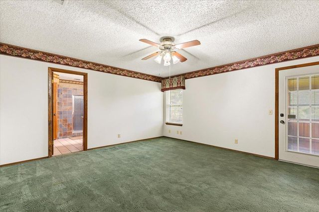 250 Hickory DR, Elgin, TX 78621