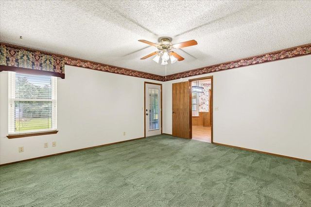 250 Hickory DR, Elgin, TX 78621