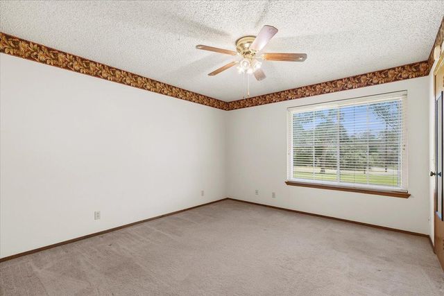 250 Hickory DR, Elgin, TX 78621