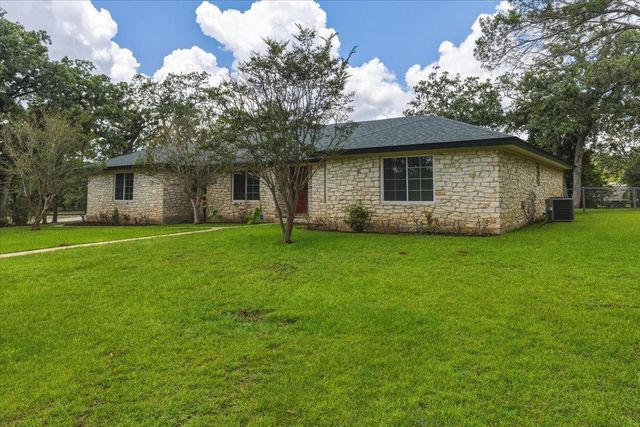 250 Hickory DR, Elgin, TX 78621