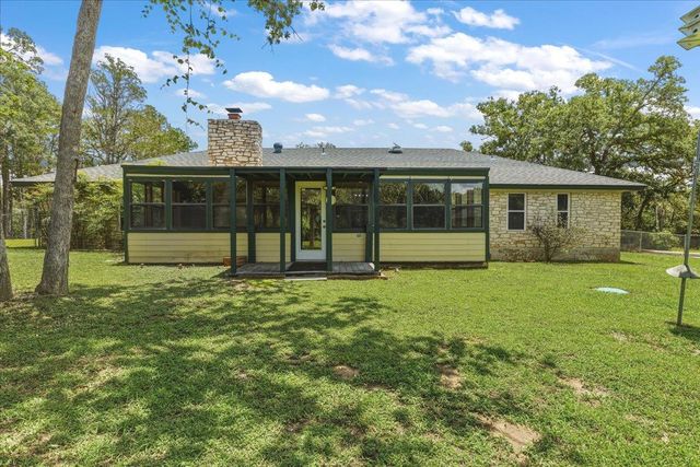 250 Hickory DR, Elgin, TX 78621