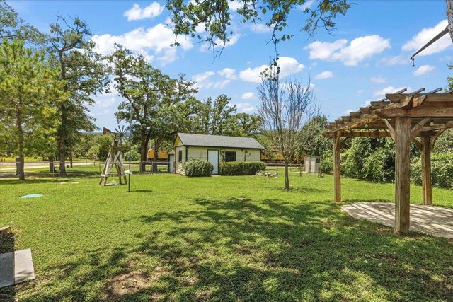250 Hickory DR, Elgin, TX 78621