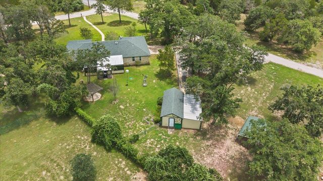 250 Hickory DR, Elgin, TX 78621