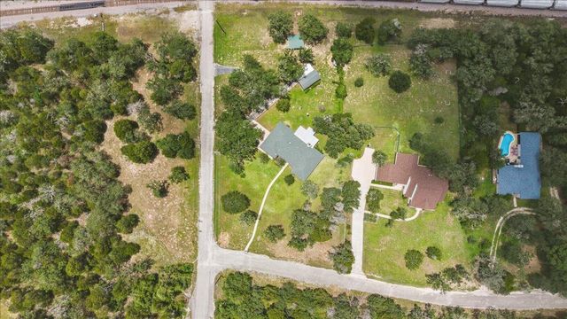 250 Hickory DR, Elgin, TX 78621