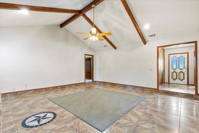 250 Hickory DR, Elgin, TX 78621