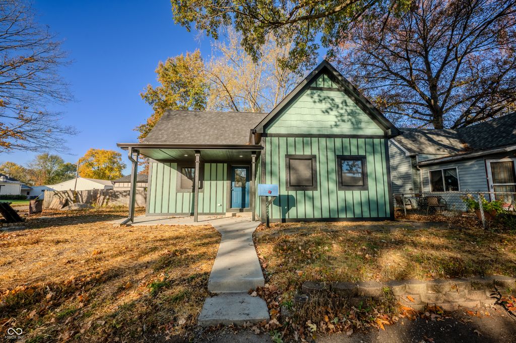 925 S 16th Street, Terre Haute, IN 47807