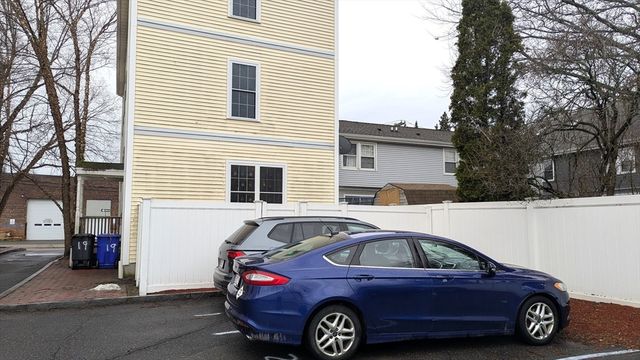 15-19 Vineland St 19, Boston, MA 02135