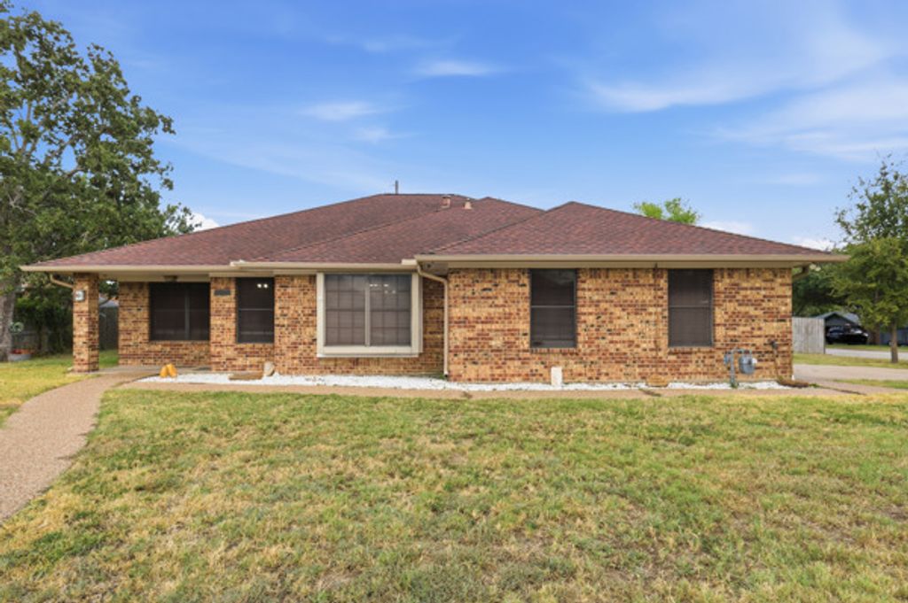 3727 Ravenwood Drive, Bryan, TX 77802 — photo 2
