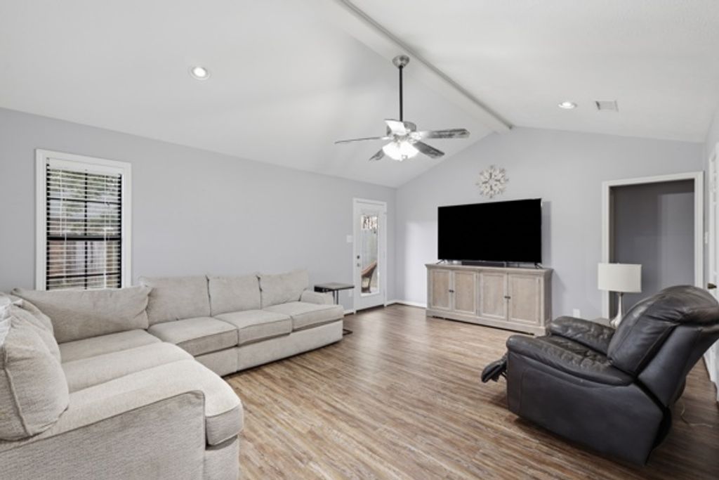 3727 Ravenwood Drive, Bryan, TX 77802 — photo 4