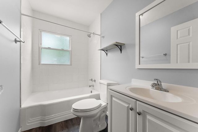 228 Oak Street, Crown Point, IN 46307