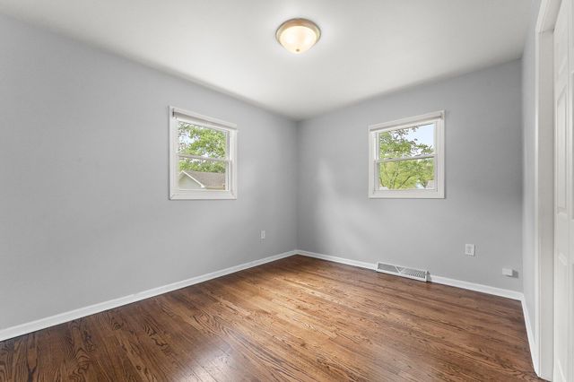 228 Oak Street, Crown Point, IN 46307