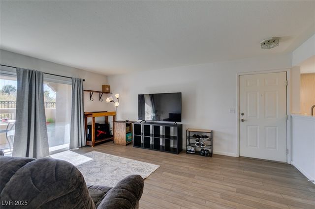 1901 Villa Palms Court 103, Las Vegas, NV 89128