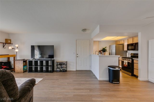 1901 Villa Palms Court 103, Las Vegas, NV 89128