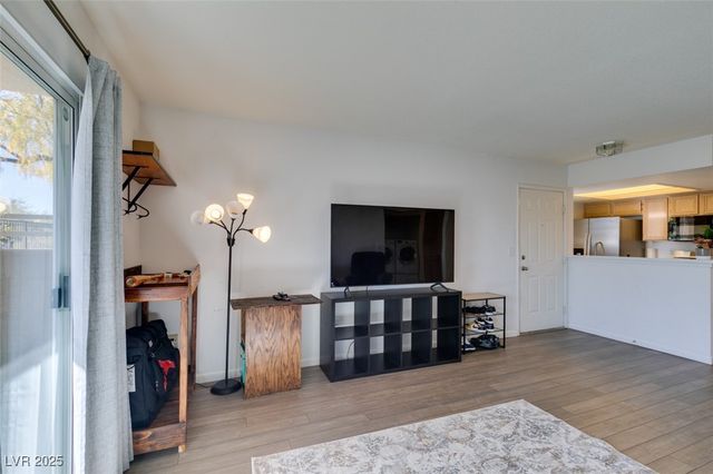 1901 Villa Palms Court 103, Las Vegas, NV 89128