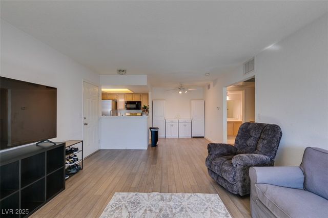 1901 Villa Palms Court 103, Las Vegas, NV 89128
