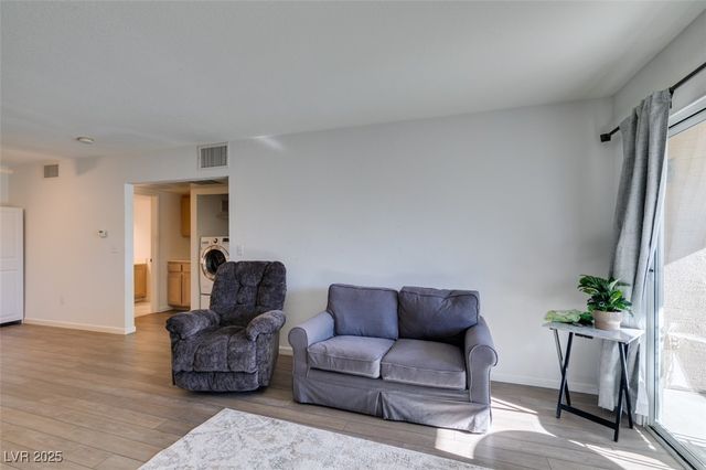 1901 Villa Palms Court 103, Las Vegas, NV 89128