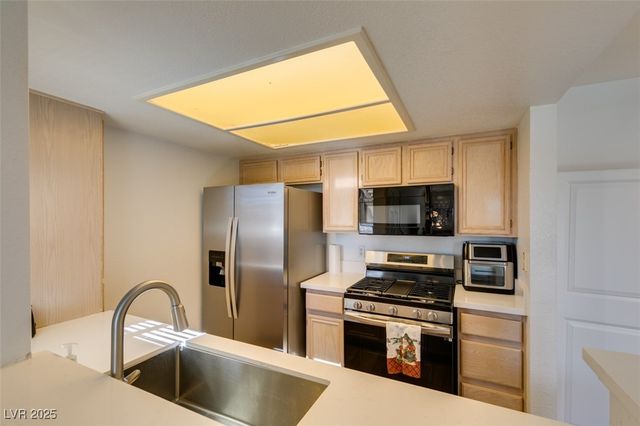 1901 Villa Palms Court 103, Las Vegas, NV 89128