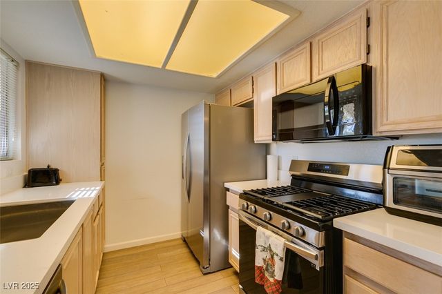 1901 Villa Palms Court 103, Las Vegas, NV 89128