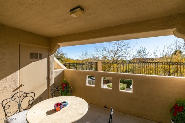 1901 Villa Palms Court 103, Las Vegas, NV 89128