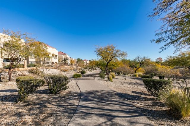 1901 Villa Palms Court 103, Las Vegas, NV 89128