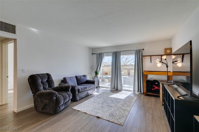 1901 Villa Palms Court 103, Las Vegas, NV 89128