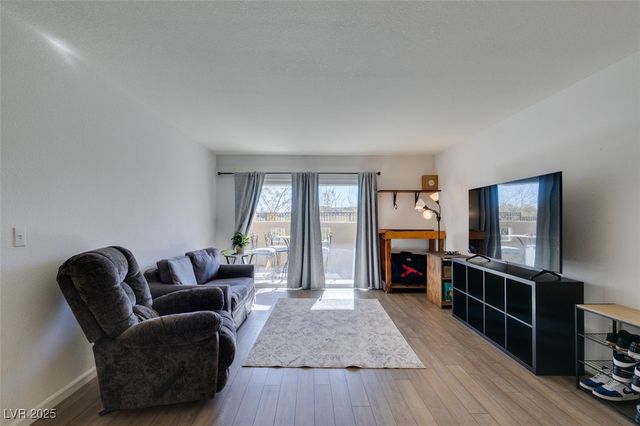 1901 Villa Palms Court 103, Las Vegas, NV 89128