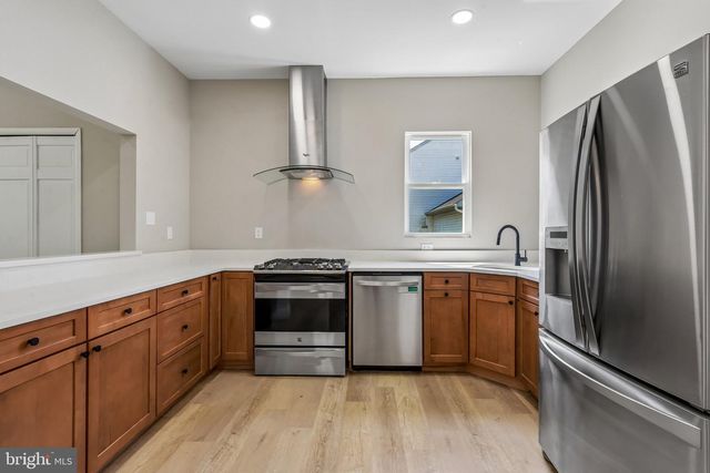 33 COUNTRY LN, Voorhees, NJ 08043