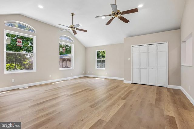 33 COUNTRY LN, Voorhees, NJ 08043