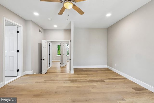 33 COUNTRY LN, Voorhees, NJ 08043