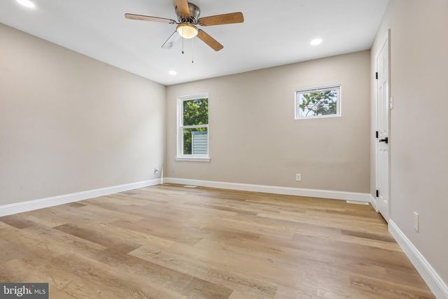 33 COUNTRY LN, Voorhees, NJ 08043