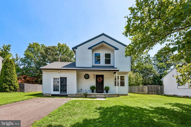 33 COUNTRY LN, Voorhees, NJ 08043