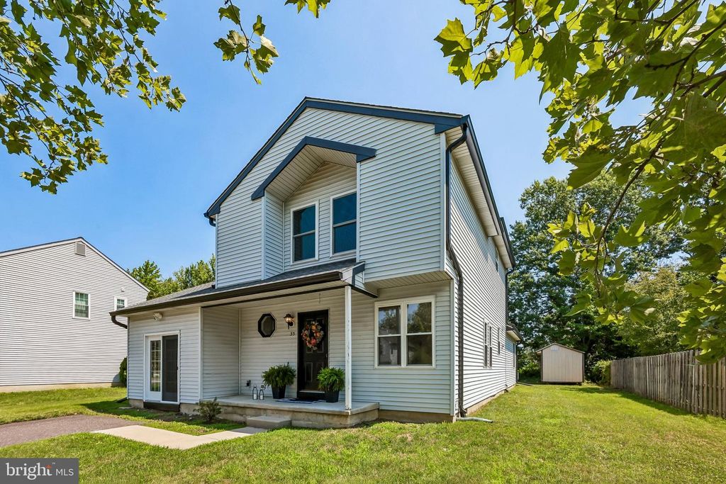 33 COUNTRY LN, Voorhees, NJ 08043