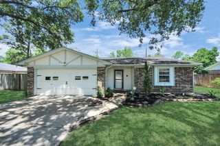9915 Forest Hollow Drive, Baytown, TX 77521