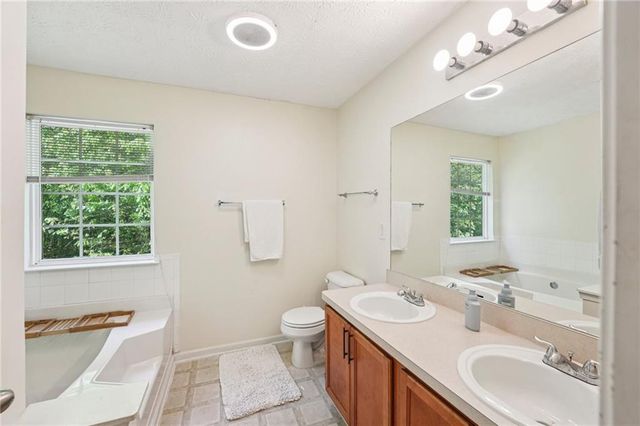 2009 Redwood Trace, Ellenwood, GA 30294