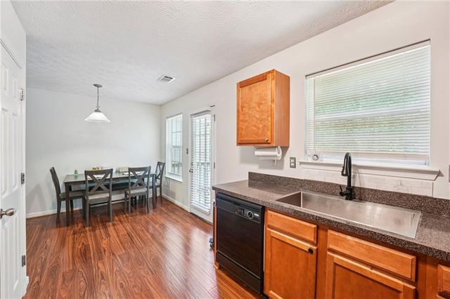 2009 Redwood Trace, Ellenwood, GA 30294