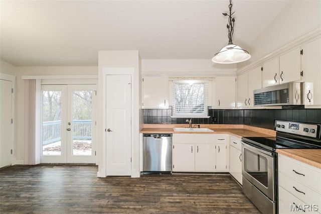 2557 Tricia Lane, High Ridge, MO 63049