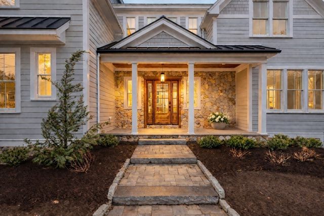 320 Concord Avenue, Lexington, MA 02421