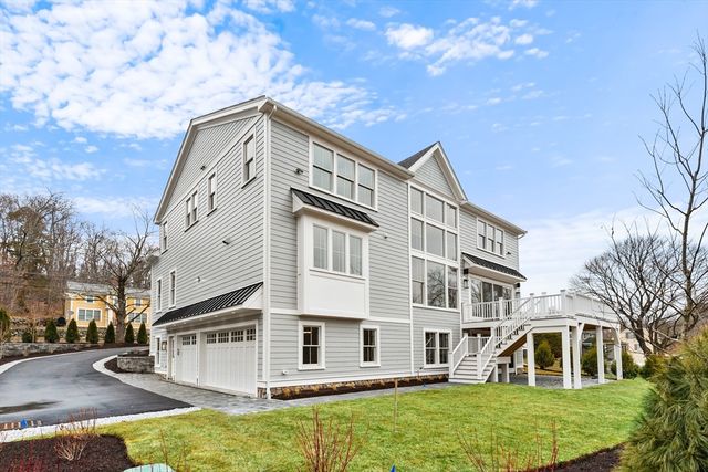 320 Concord Avenue, Lexington, MA 02421