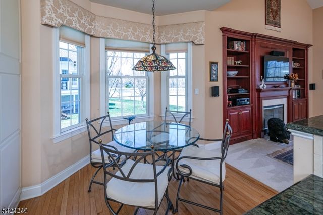 28 Bedford Dr, Montgomery Twp., NJ 08558