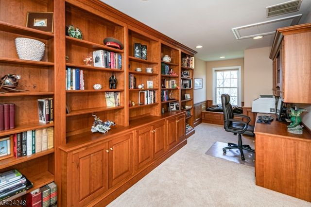 28 Bedford Dr, Montgomery Twp., NJ 08558