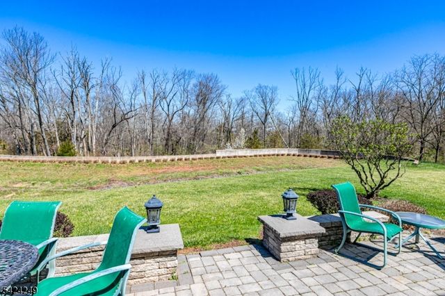 28 Bedford Dr, Montgomery Twp., NJ 08558