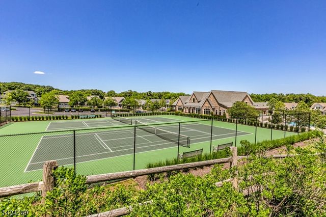 28 Bedford Dr, Montgomery Twp., NJ 08558