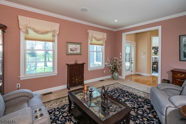 28 Bedford Dr, Montgomery Twp., NJ 08558