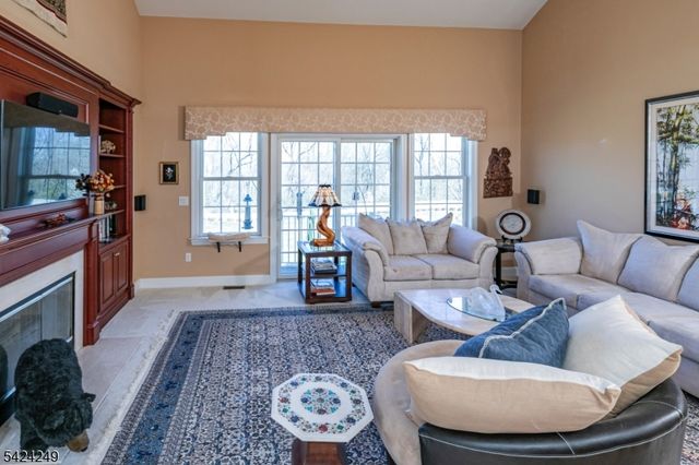 28 Bedford Dr, Montgomery Twp., NJ 08558