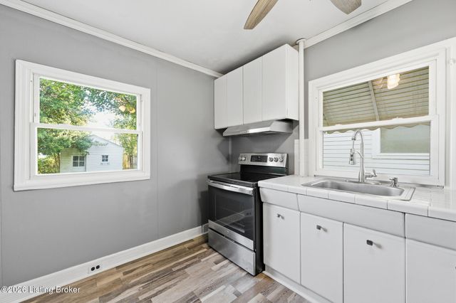 121 Freeman Ave, Louisville, KY 40214