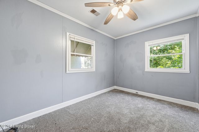 121 Freeman Ave, Louisville, KY 40214