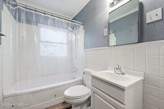 121 Freeman Ave, Louisville, KY 40214