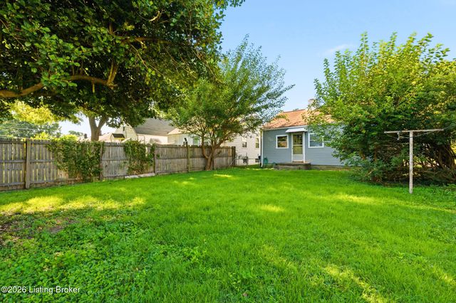121 Freeman Ave, Louisville, KY 40214