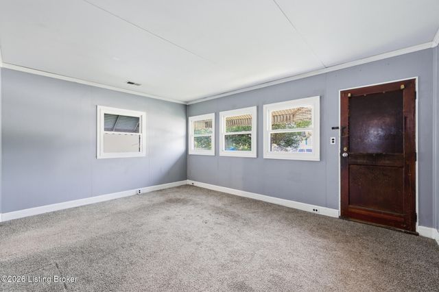121 Freeman Ave, Louisville, KY 40214