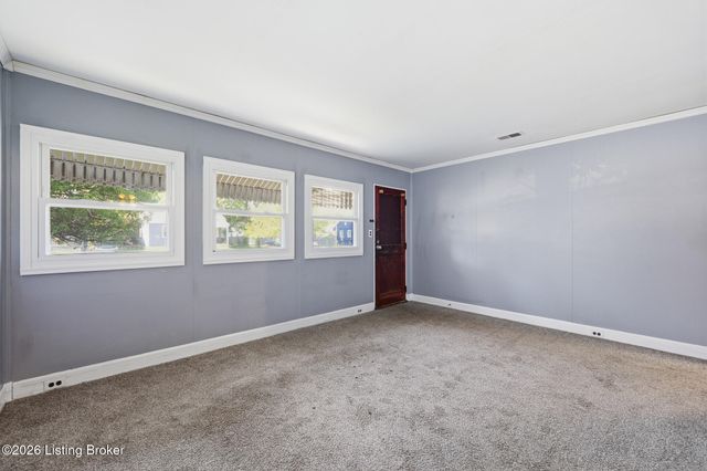 121 Freeman Ave, Louisville, KY 40214